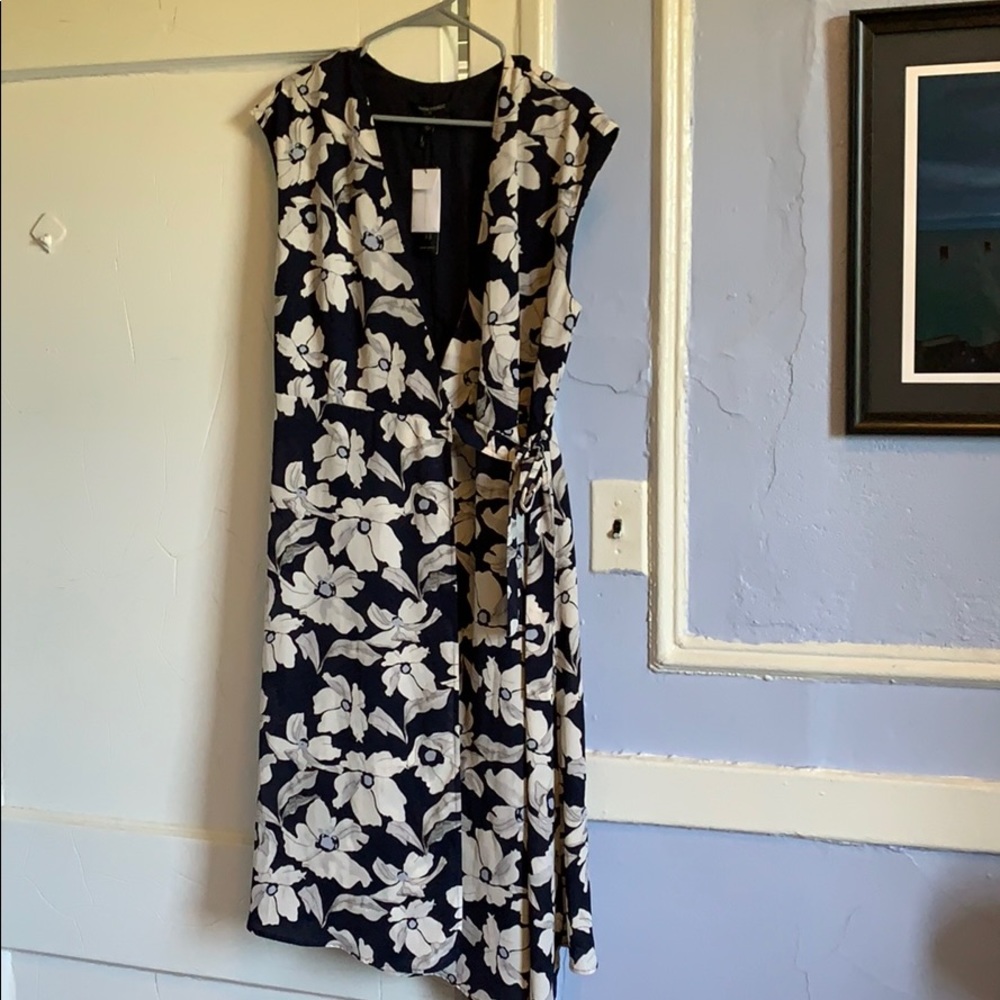 Navy/cream Banana Republic dress w/tags size 10.